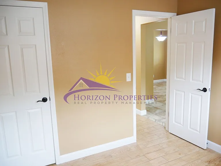 1405 Lisbon Ave — Photo 16