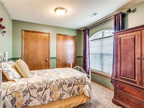 4th image of 508 SW 159th St
