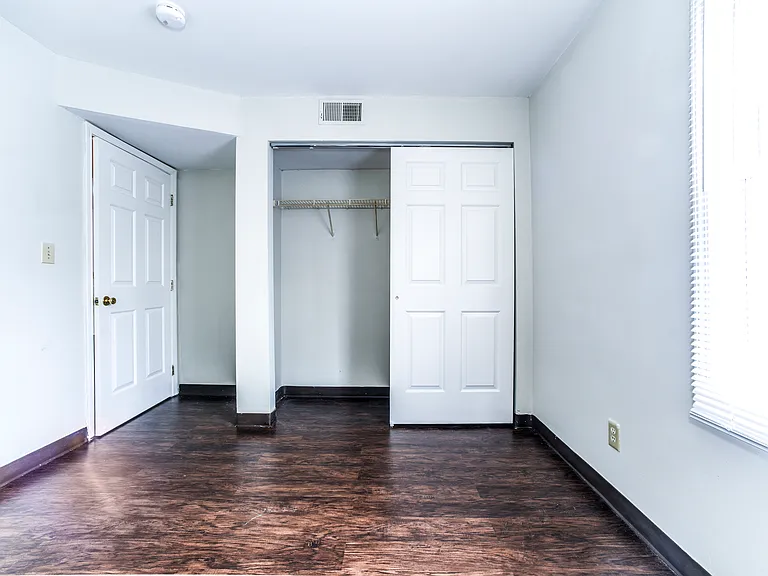CLIFFWOOD APARTMENTS — Photo 3