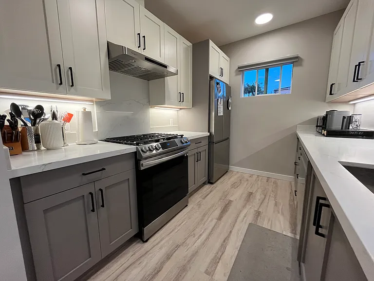 4649 Santa Monica Ave — Photo 18