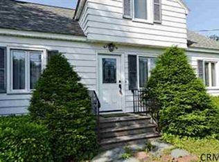 83 Skyway Dr, Glenville, NY 12302