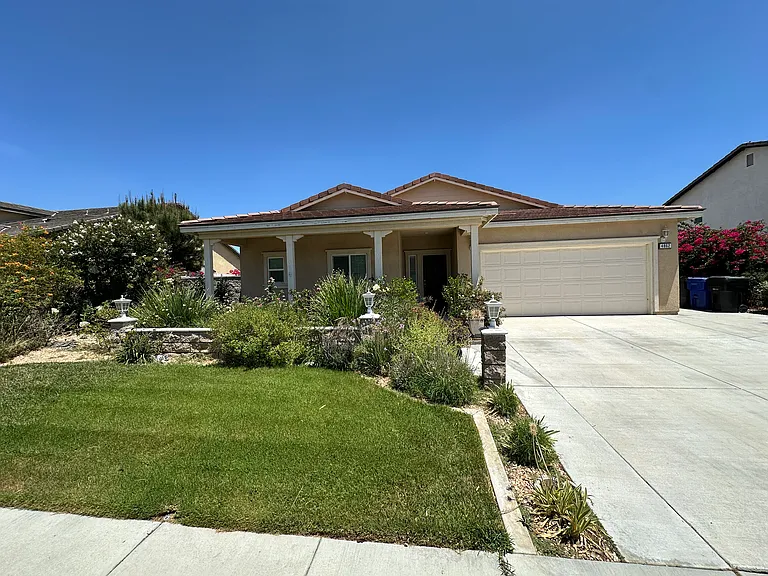 4862 Graphite Creek Rd — Photo 1