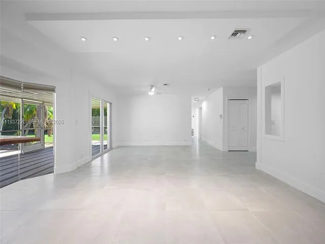5300 SW 162nd Ave — Photo 3