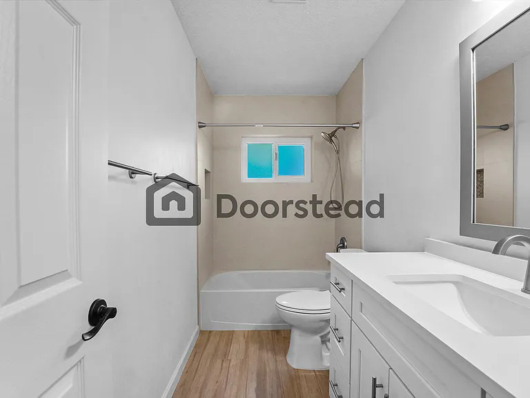 1204 E Esther St — Photo 17