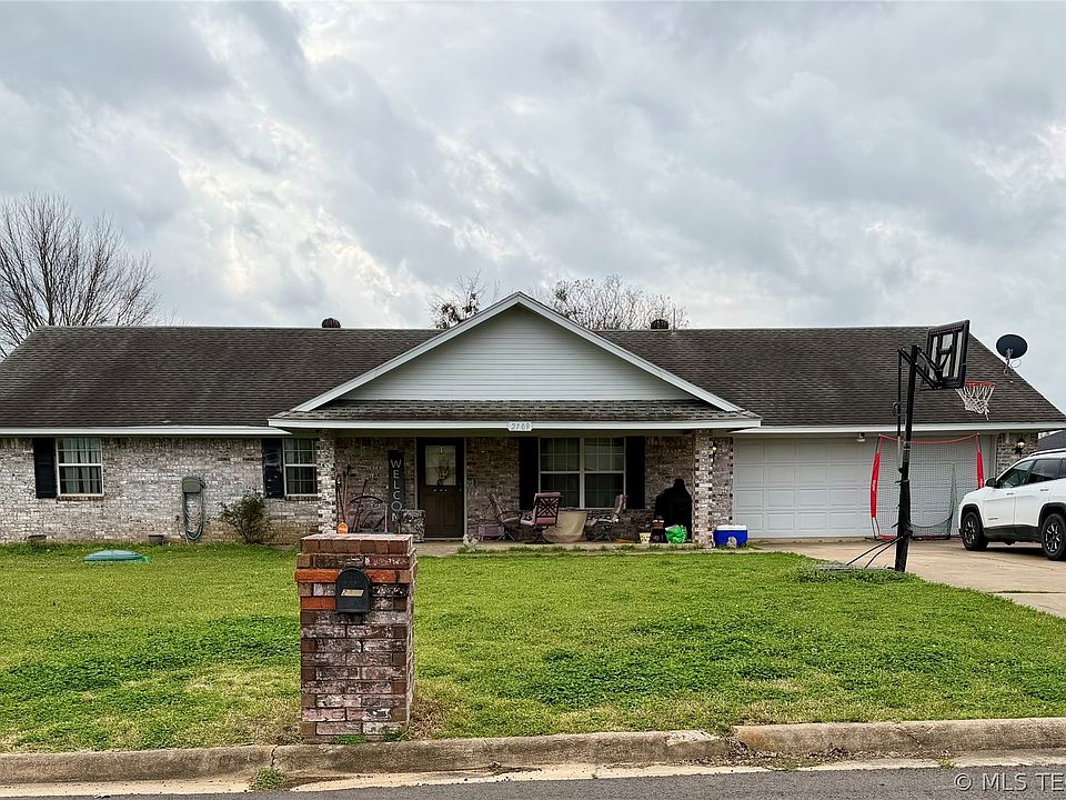 1st image of 2709 Forrest Cir