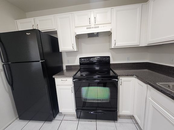 5th image of 709 E Hazel Dr APT 1