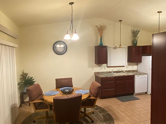 kitchen/dining