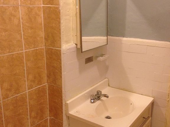 2nd image of 320 Empire Blvd APT 4A