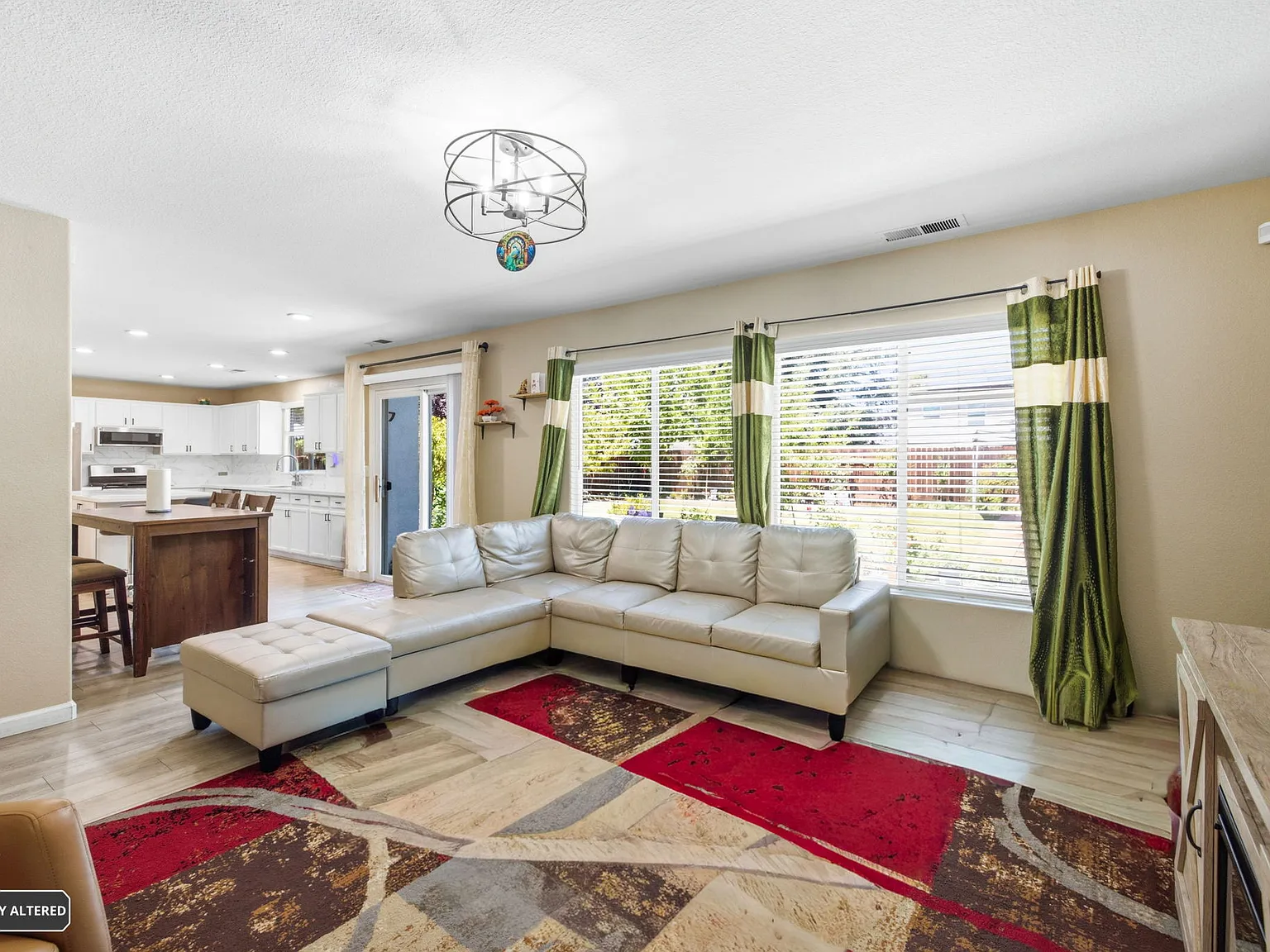 4 bed, 2225 sqft, $3,190 — Photo 3