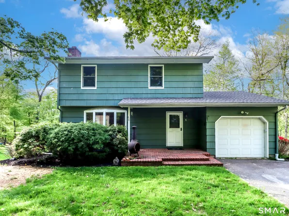 6 Barker Drive, Newtown, CT 06482