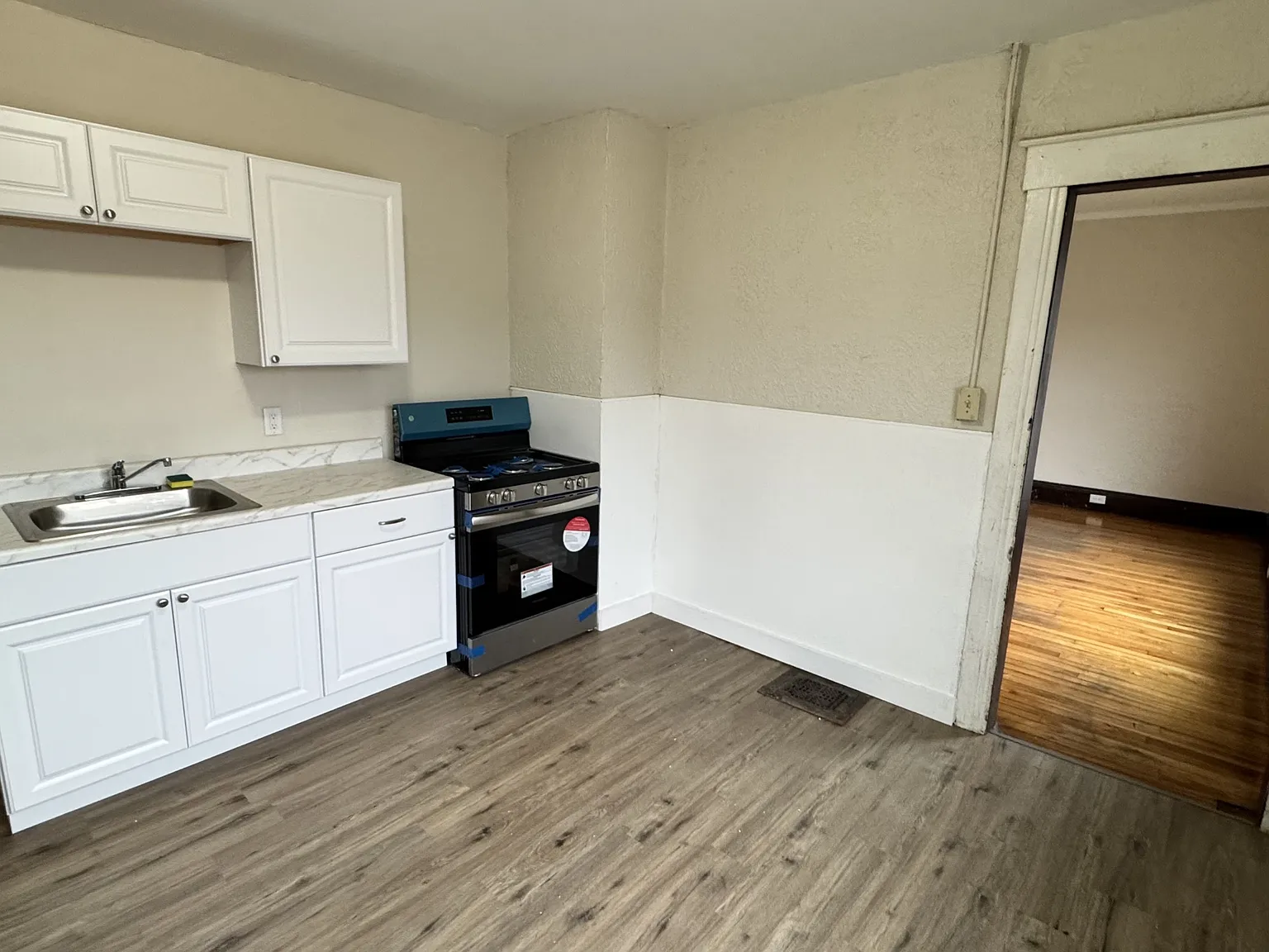 1109 Wolf Street - 1 — Photo 3
