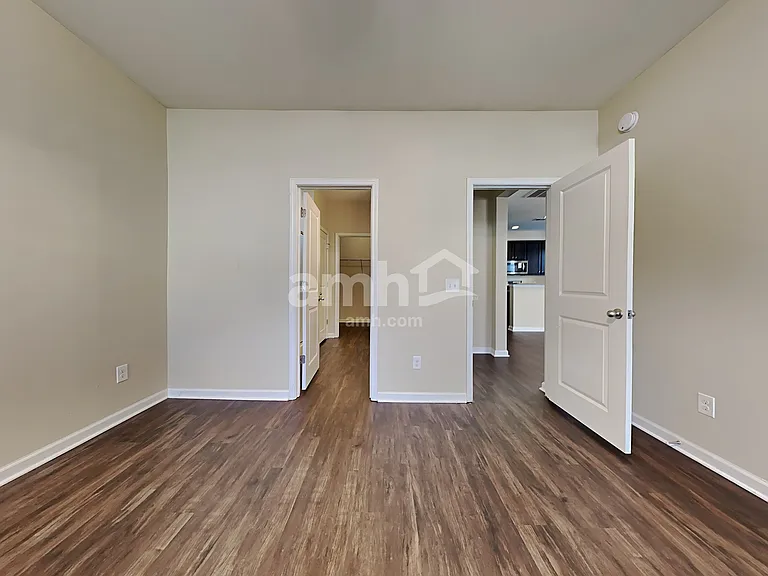 112 Orleans Ct — Photo 10