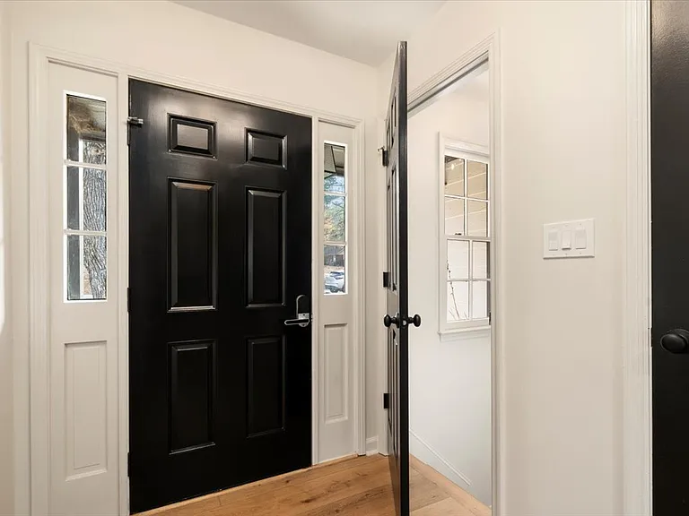 1040 Brookwood Dr — Photo 33