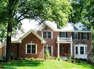 9522 Park Ln, Saint Louis, MO 63124