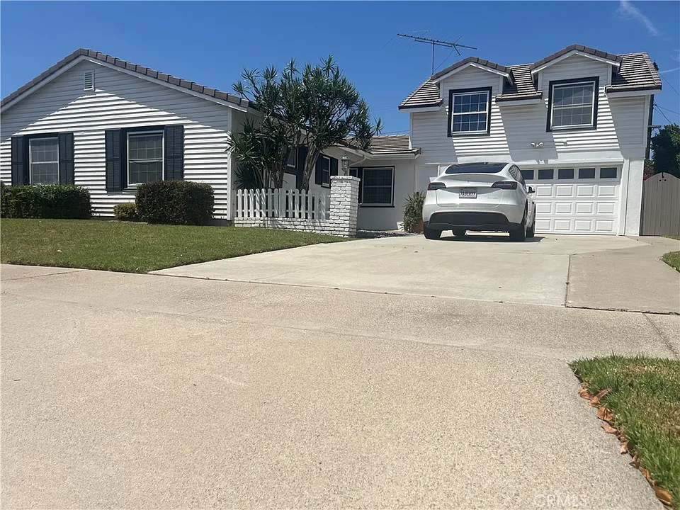 9441 El Blanco Ave