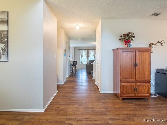2nd image of 1001 Essex