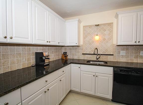 3rd image of 1472 Alcazar Ave