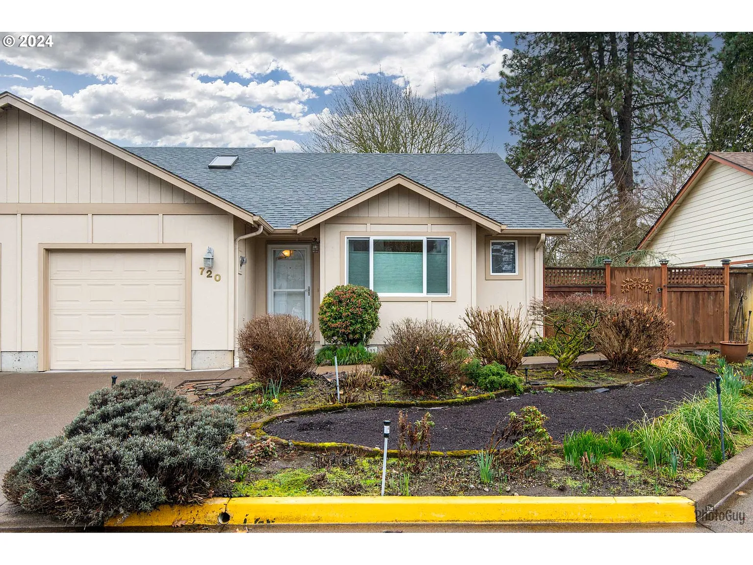 720 Red Cedar Ct photo 1
