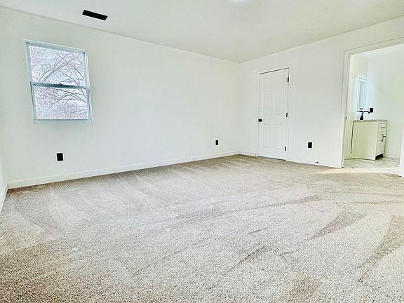 4th image of 3712 W Kentucky St