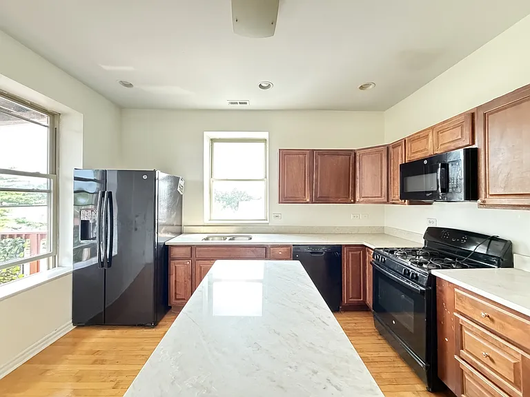 2537 N Kildare Ave #4 — Photo 3