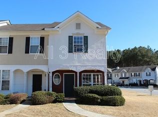 6098 Camden Forrest Dr, Riverdale, GA