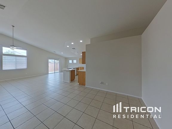 3rd image of 2132 Meadow Green Ave