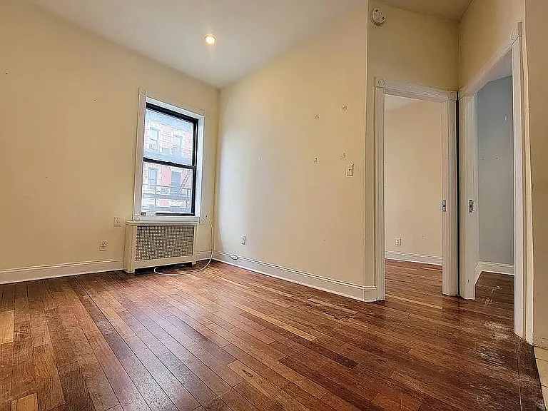 145 E 17th St #CT — Photo 1