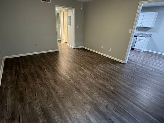 3rd image of 2114 10th St #11