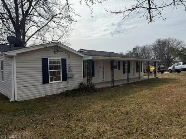 2115 Ararat Rd, Ararat, NC 27007