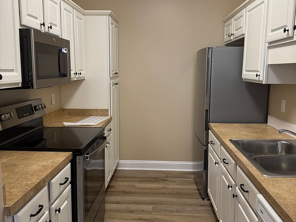 1st image of 943 Algonquin Dr Unit H
