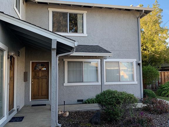 4th image of 567 Firloch Ave Unit 2