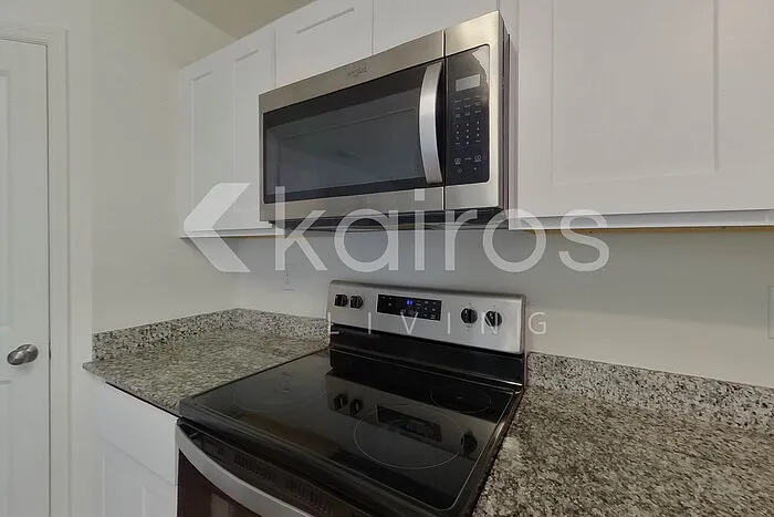 18268 Wintergarden Ave — Photo 9