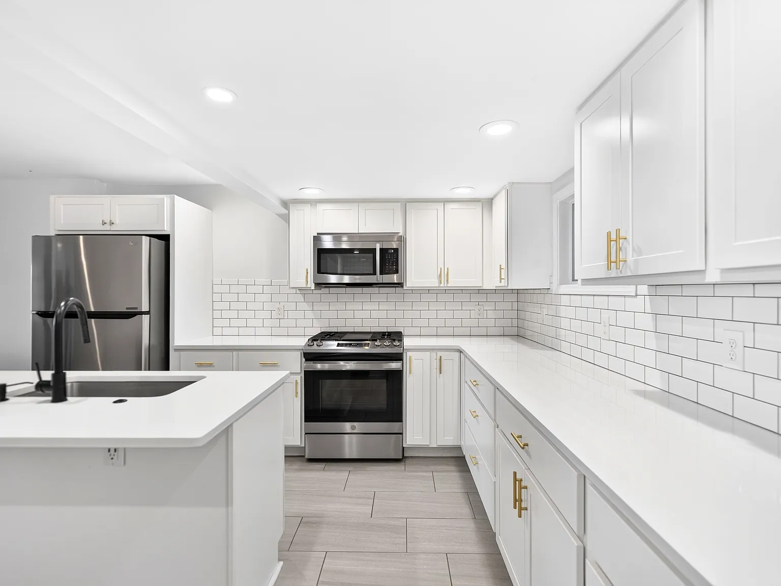 204 E Jefferson St — Photo 3