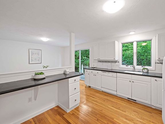 5th image of 68 Cedar St Unit 68