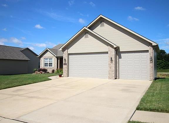4th image of 1917 Crimson Oak Dr