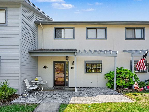 3rd image of 775 Plantation Dr. #15