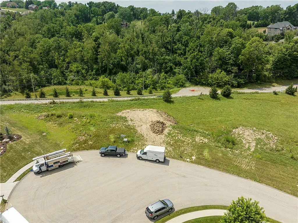 309 Red Oak Ln photo 1