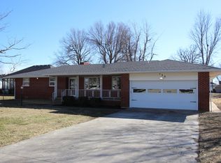 132 E Anderson St, Seymour, MO 65746