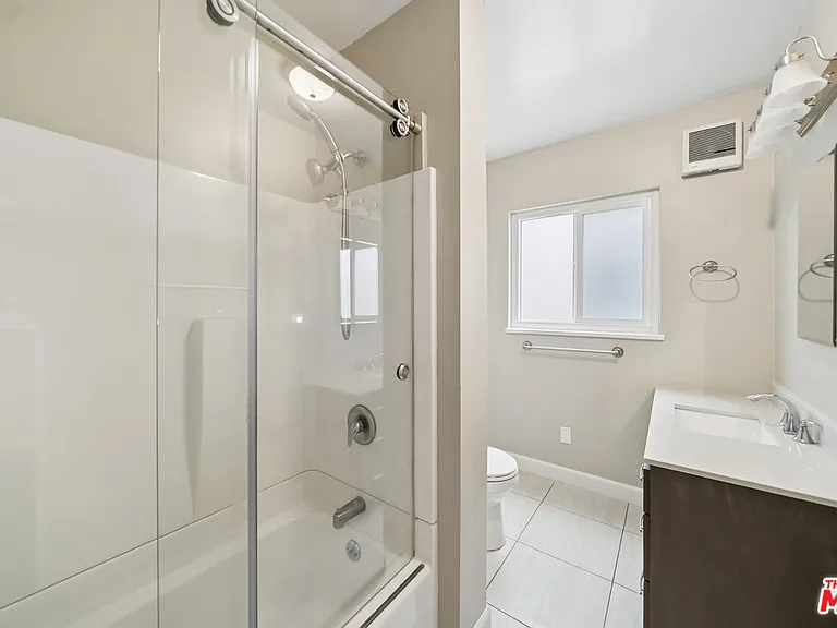 3646 Carmona Ave #1 — Photo 9