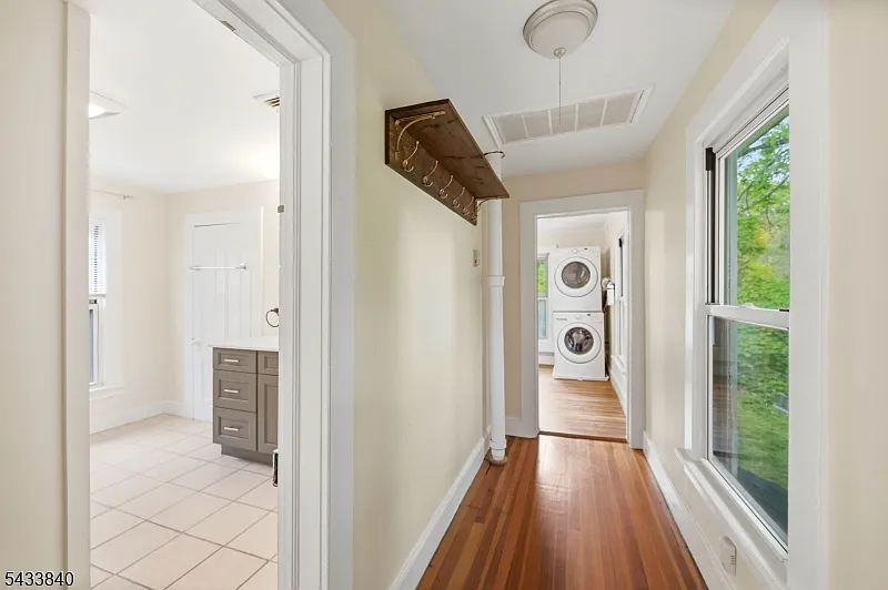 2 bed, 1.0 bath, $1,750 — Photo 4