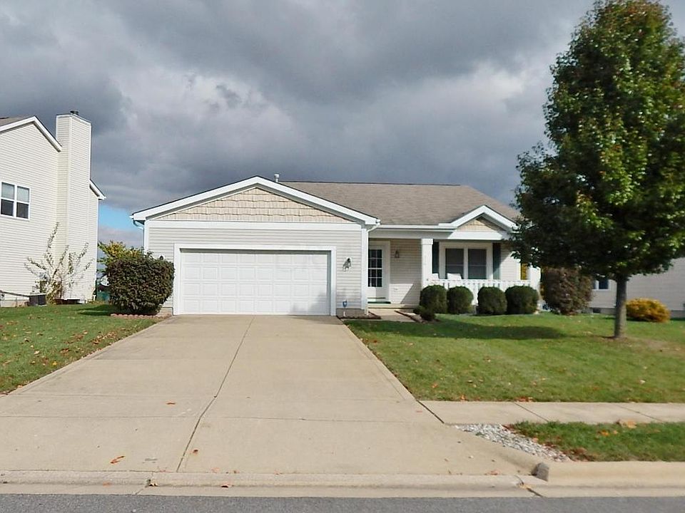 1st image of 216 Stone Hedge Row Dr