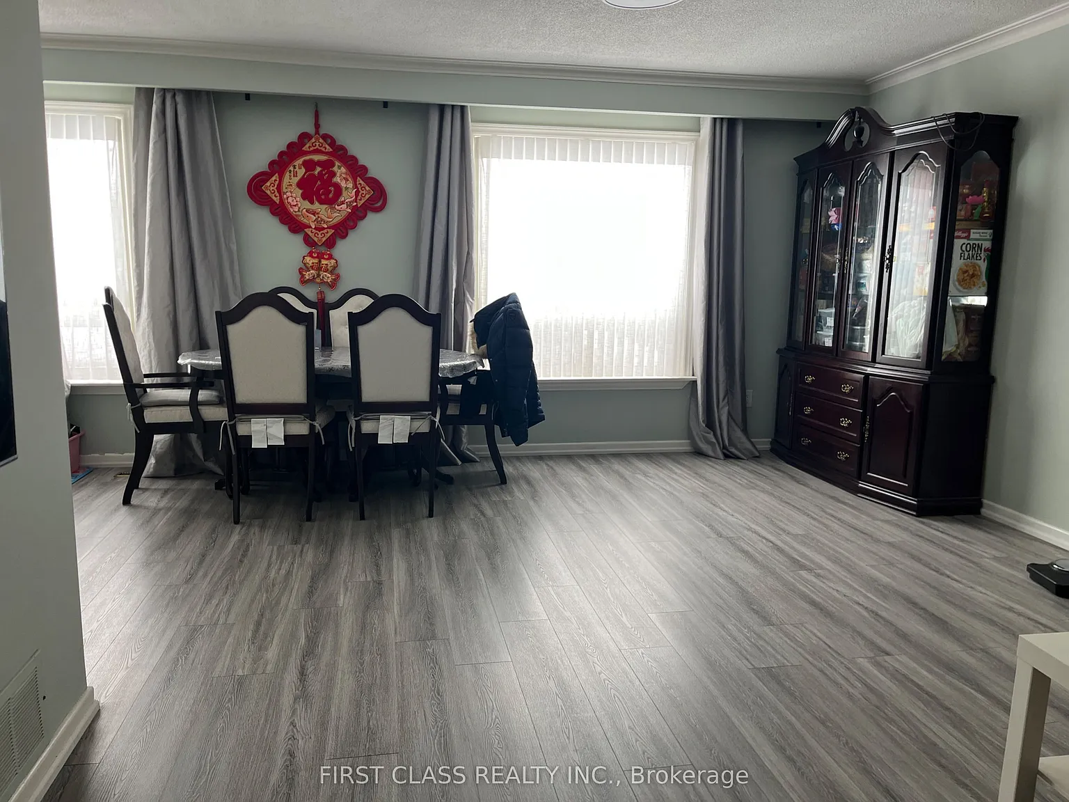 3 bed, $2,900 — Photo 2