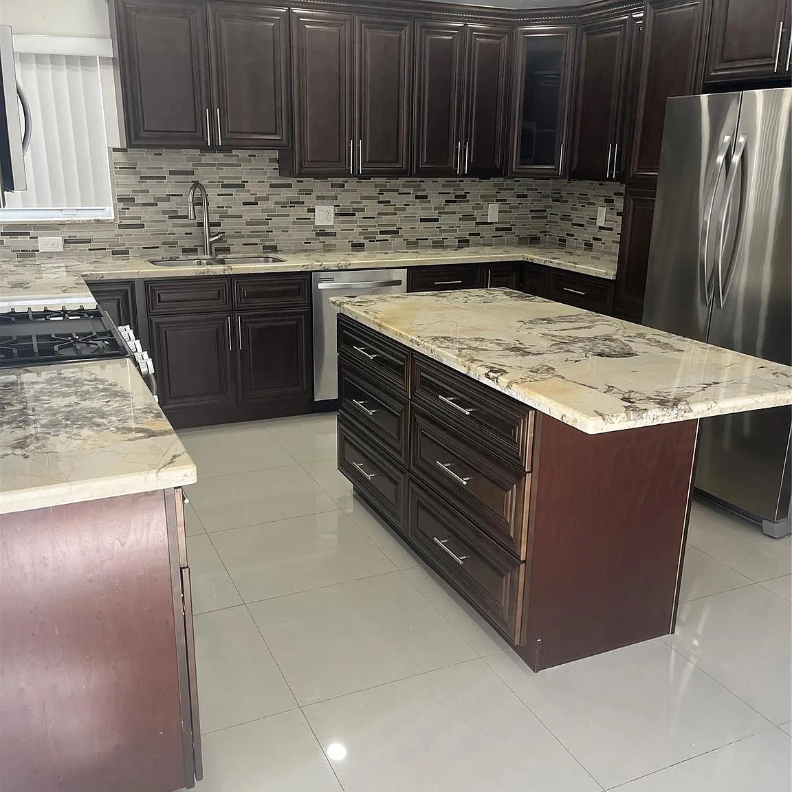 3 bed, 2.0 bath, 1452 sqft, $3,400 — Photo 4