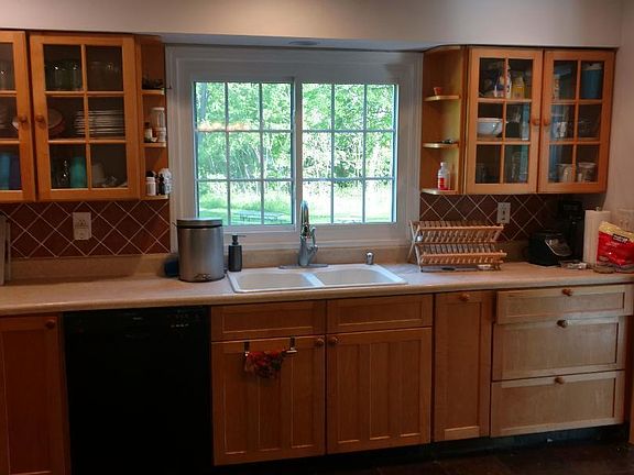 2nd image of 75 Willowbrook Ave