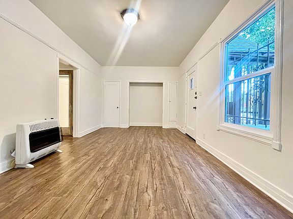 2nd image of 7568 De Longpre Ave
