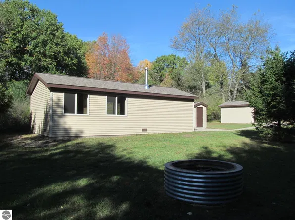 23876 130th Ave, Hersey, MI 49639