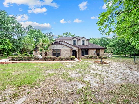 4th image of 4121 Lake Cir S