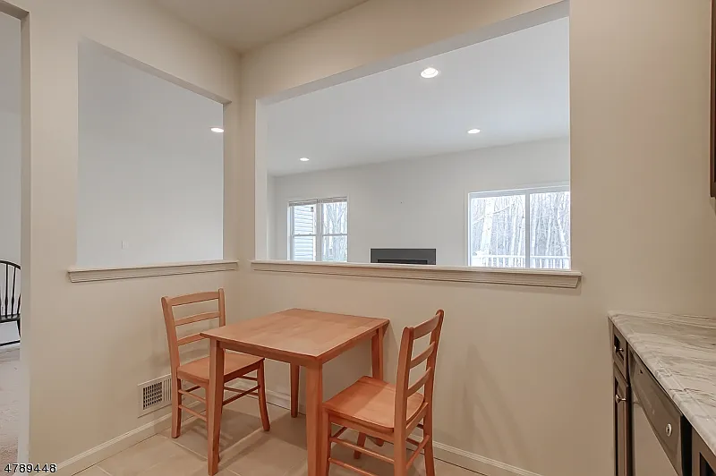 3 bed, 2.5 bath, $3,900 — Photo 4