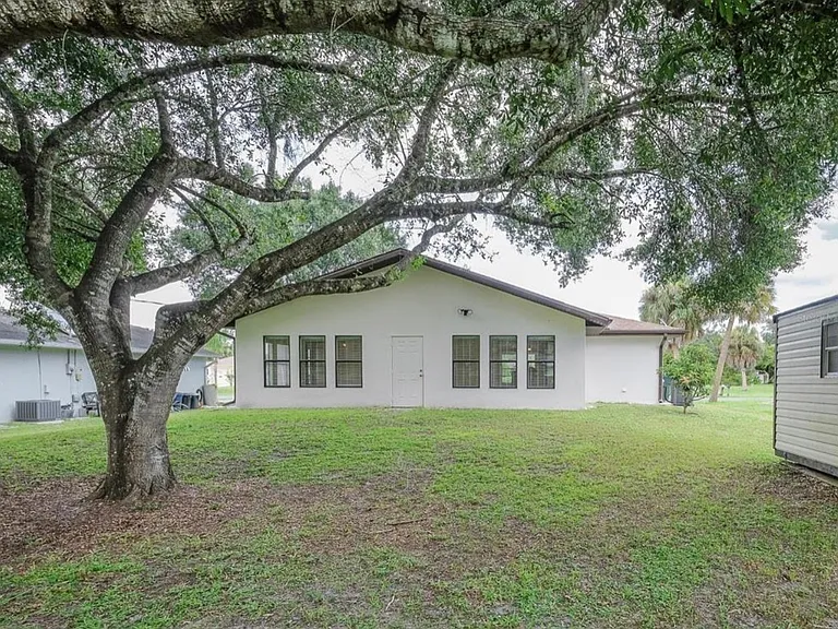 1395 Hayworth Rd — Photo 4