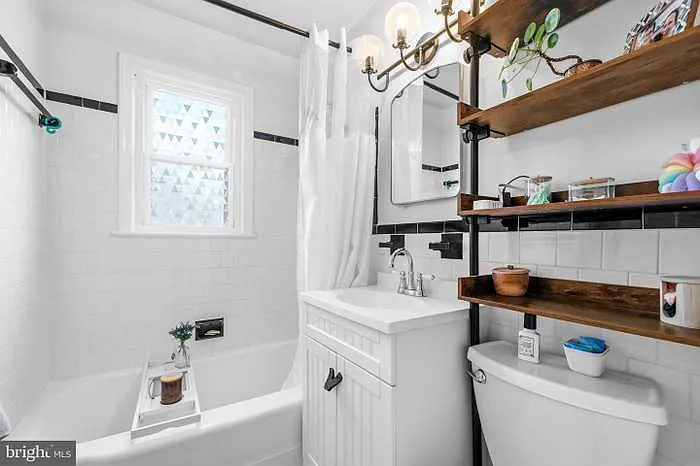 3241 Holly Hill Dr #1 — Photo 7